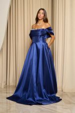 Φόρεμα maxi γυαλιστερή οργάντζα off shoulder με κορσέ midnight blue - Image 5