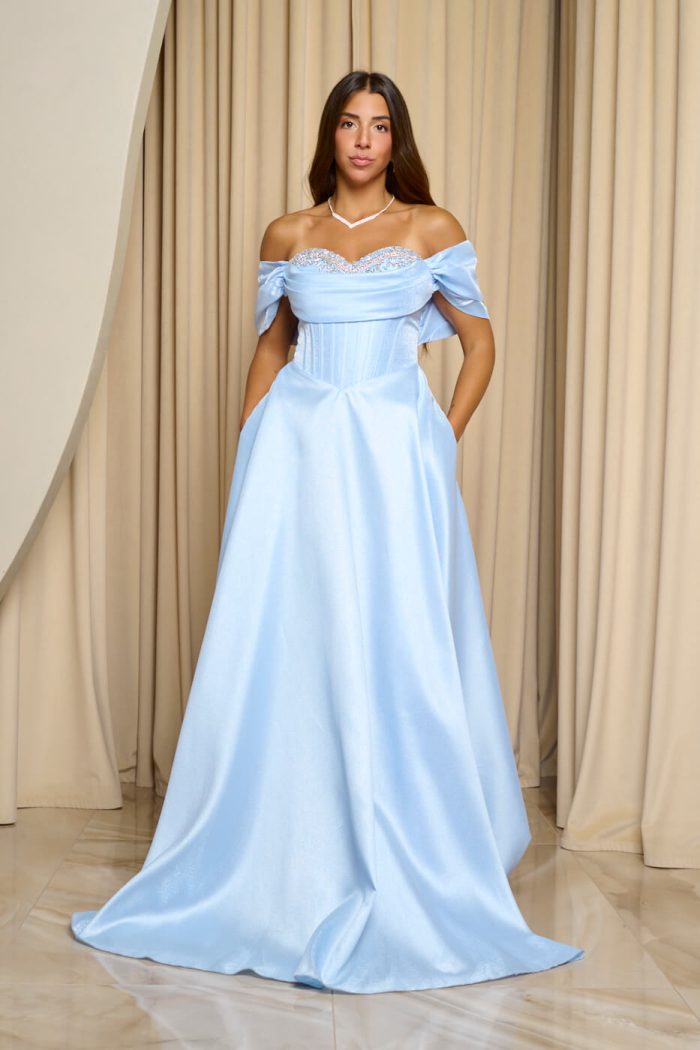 Φόρεμα maxi γυαλιστερή οργάντζα off shoulder με κορσέ baby blue - Image 2