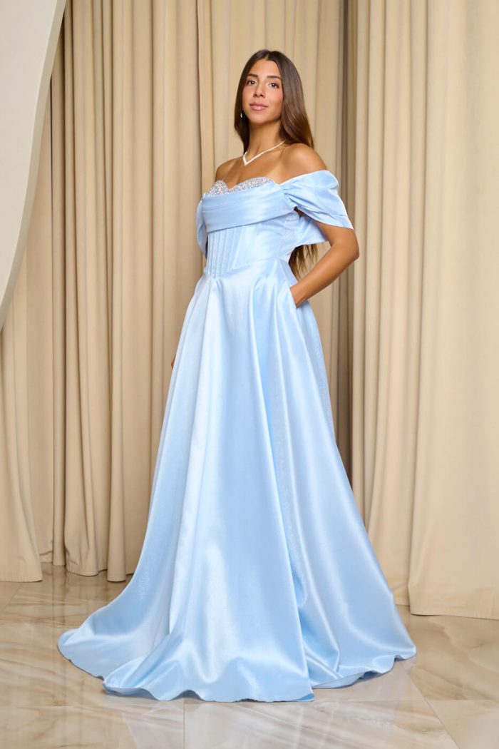 Φόρεμα maxi γυαλιστερή οργάντζα off shoulder με κορσέ baby blue - Image 5