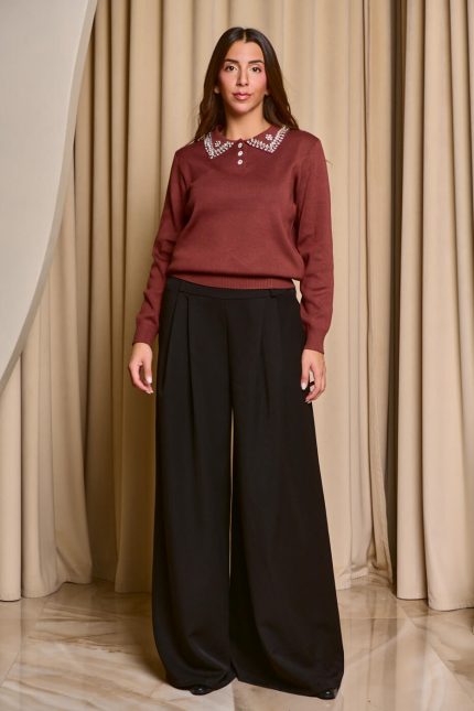 Μπλούζα πλεκτή καφέ με πέτρες στον γιακά