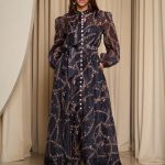 Φόρεμα maxi με chain print και λευκά στρας σε μαύρο