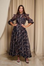 Φόρεμα maxi με chain print και λευκά στρας σε μαύρο