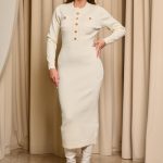 Φόρεμα midi πλεκτό με χρυσά κουμπιά μπεζ