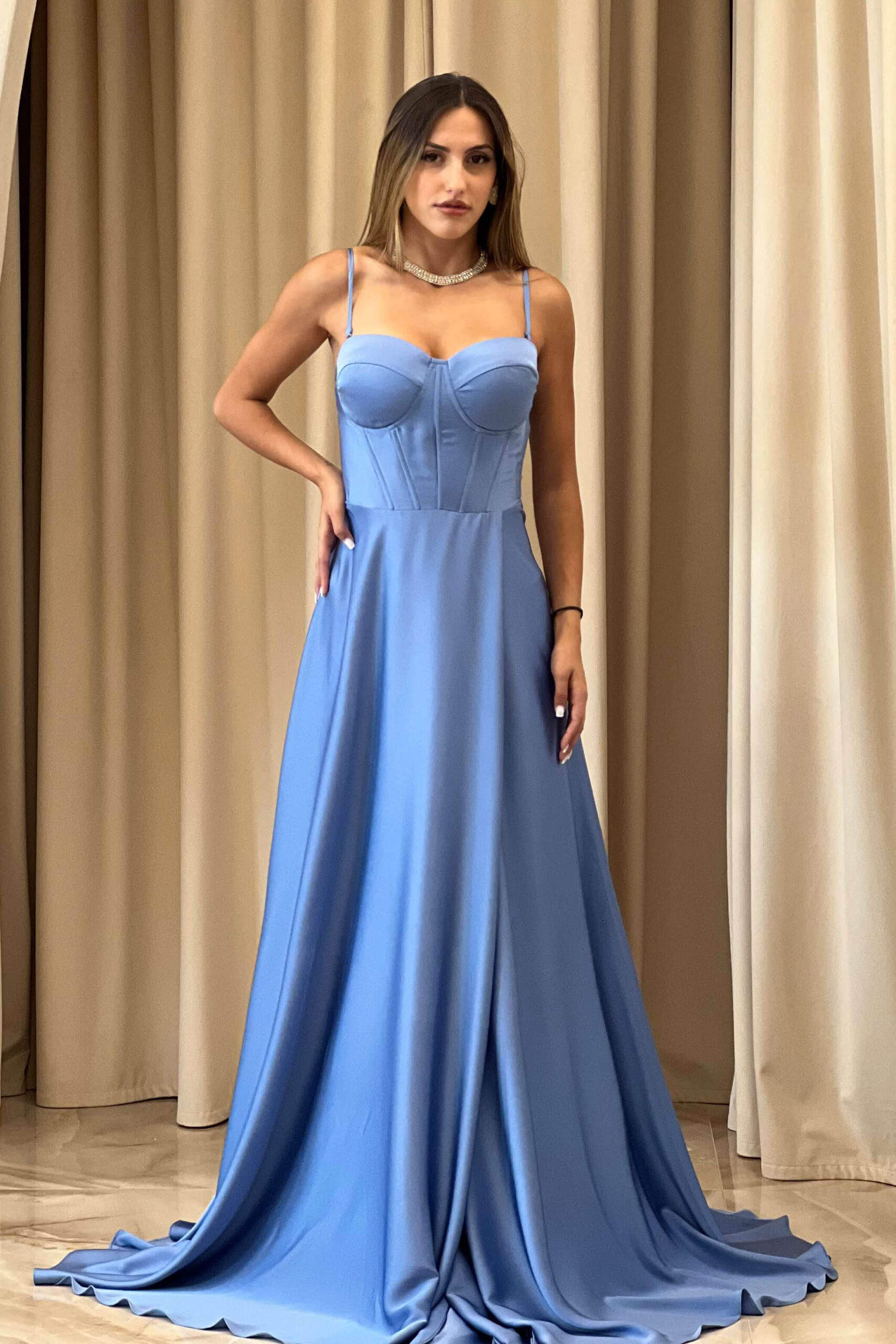 Φόρεμα maxi σατέν στράπλες με σκίσιμο dusty blue