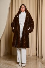 Γούνα με κουκούλα και στρας κοσμήματα καφέ