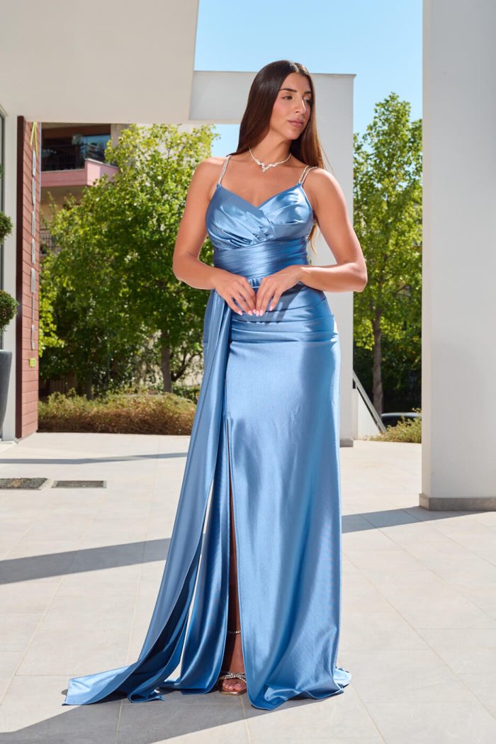 Φόρεμα maxi με ντραπέ σχέδιο και τιράντες στρας baby blue