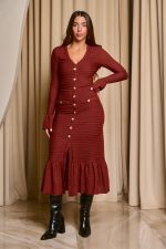 Φόρεμα midi με ανάγλυφο ύφασμα και χρυσά κουμπιά terracotta