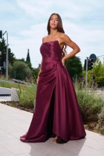 Φόρεμα maxi στράπλες με πιέτες στο μπούστο μπορντό