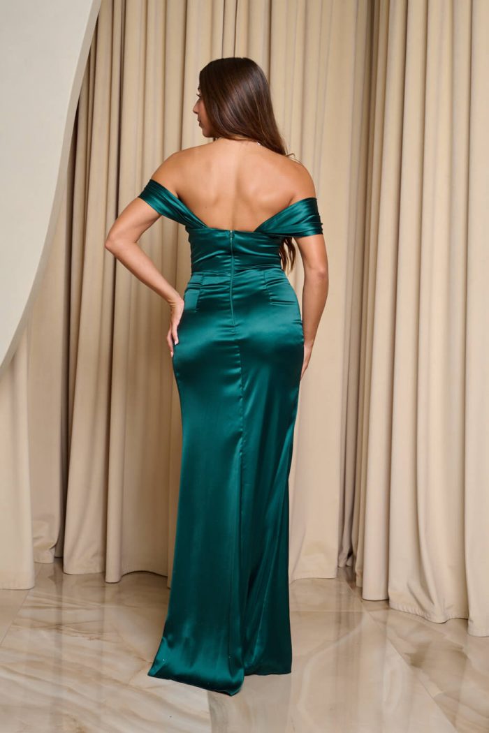 Φόρεμα maxi σατέν off shoulder με πιέτες κυπαρισσί