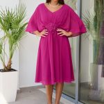 Φόρεμα midi με πλισέ V ντεκολτέ και λεπτομέρεια με στρας μωβ