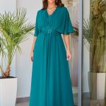 Φόρεμα maxi με πλισέ V ντεκολτέ και λεπτομέρεια με στρας κυπαρισσί