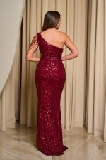 Φόρεμα maxi one shoulder με παγιέτες και χάντρες βουργουνδί