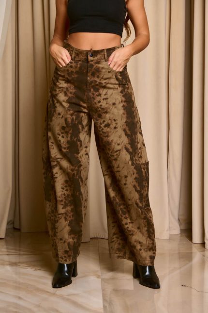 Παντελόνι σε φαρδιά γραμμή με spots καφέ