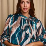 Μπλούζα εμπριμέ με φιόγκο πράσινη