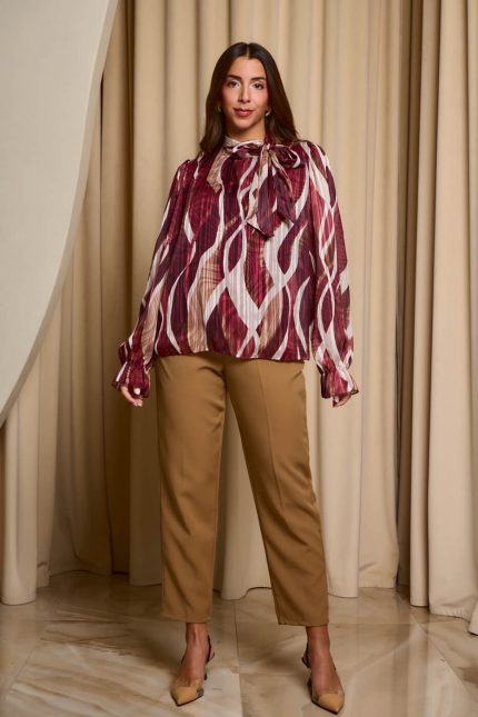 Μπλούζα εμπριμέ με φιόγκο μπορντό