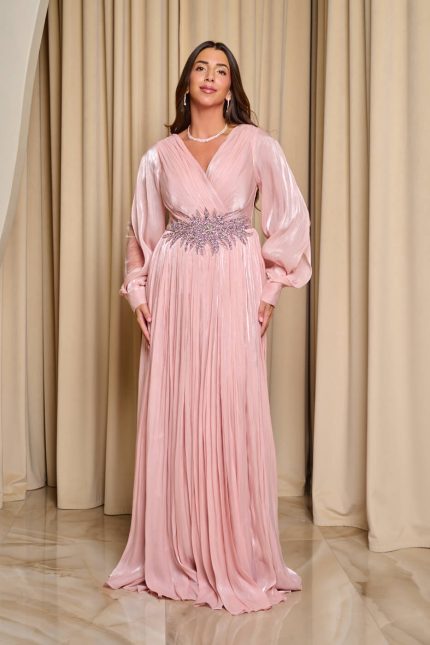 Φόρεμα maxi πλισέ με κόσμημα από πέτρες και στρας baby pink