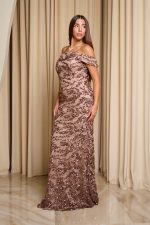 Φόρεμα maxi off shoulder με παγιέτες και ντραπέ μπούστο bronze