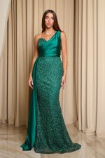 Φόρεμα maxi one shoulder με στρας και ουρά κυπαρισσί
