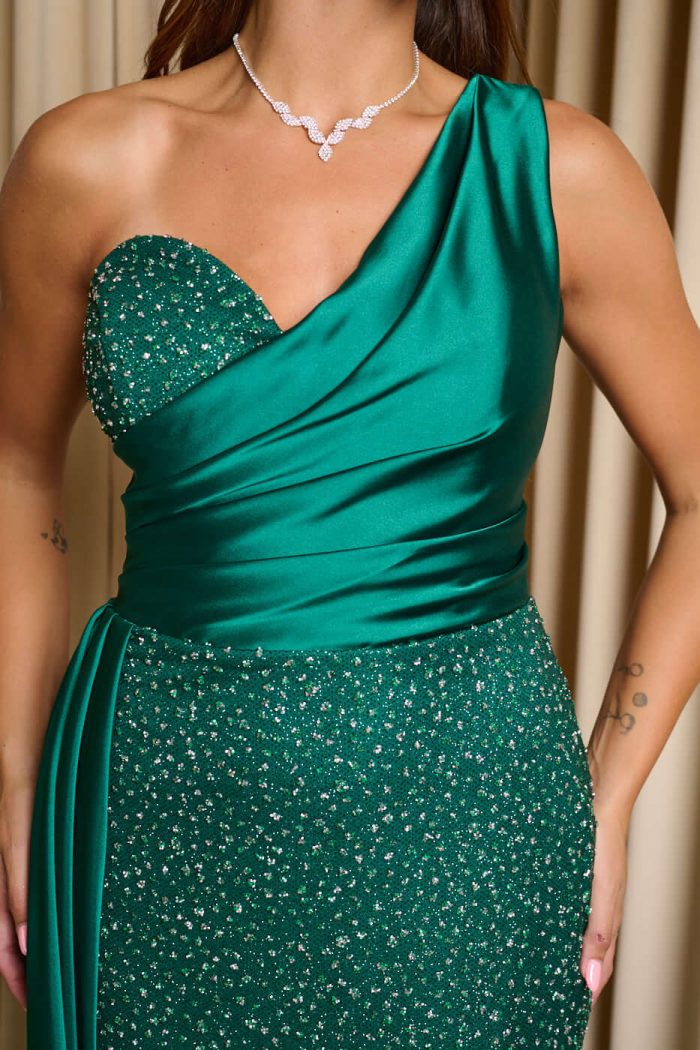 Φόρεμα maxi one shoulder με στρας και ουρά κυπαρισσί