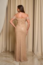 Φόρεμα maxi off shoulder με παγιέτες και χάντρες σε pattern χρυσό