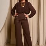 Ολόσωμη φόρμα με χρυσά διακοσμητικά κουμπιά και διαφάνεια καφέ