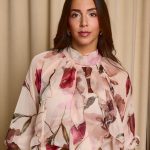 Μπλούζα see through με φιόγκο και floral print μπεζ