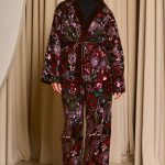 Σετ φόρμα ζακέτα - παντελόνι με floral σχέδιο και παγιέτες καφέ