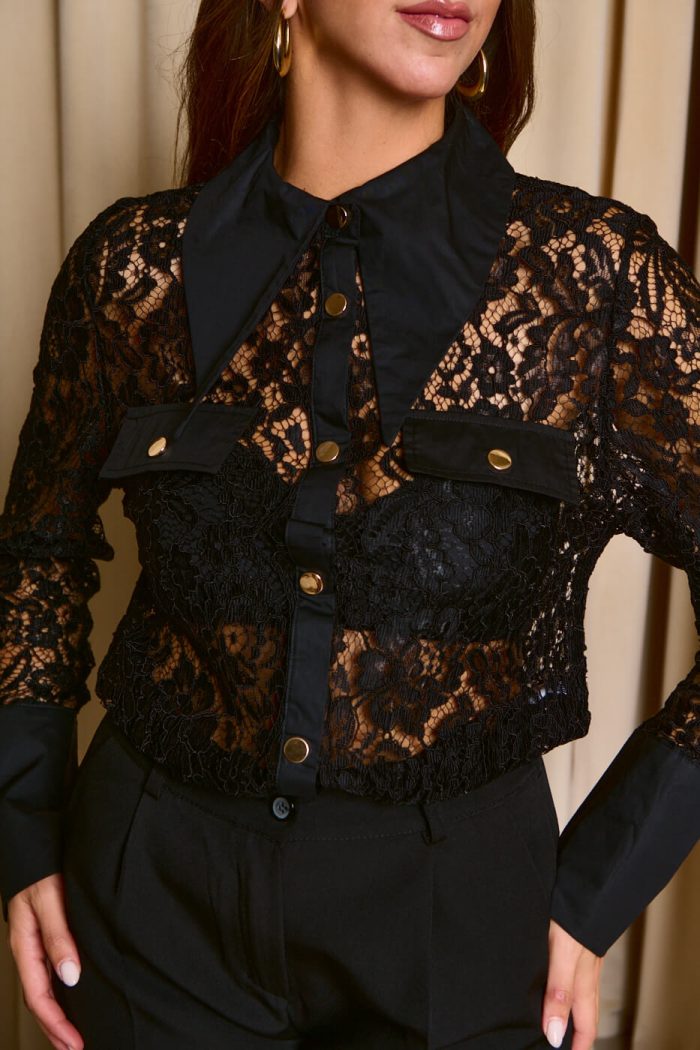 Πουκάμισο δαντελένιο με χρυσά τρουκς και pointed collar μαύρο