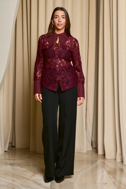 Πουκάμισο δαντελένιο με χρυσά τρουκς και pointed collar μπορντό