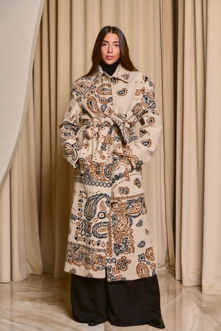 Παλτό με γιακά και σχέδια μπεζ