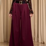 Παντελόνι με πιέτες μπροστά και ζώνη βουργουνδί