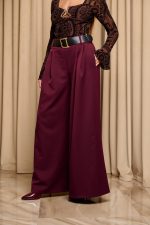 Παντελόνι με πιέτες μπροστά και ζώνη βουργουνδί - Image 4