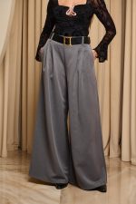 Παντελόνι με πιέτες μπροστά και ζώνη γκρι