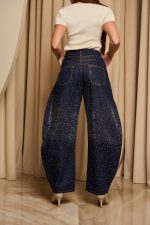 Παντελόνι τζιν barrel με στρας σκούρο μπλε - Image 5