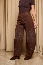 Παντελόνι τζιν barrel με στρας σκούρο καφέ - Image 5