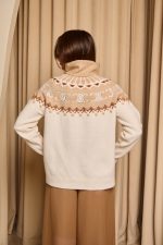 Πουλόβερ πλεκτό με σχέδιο και στρας μπεζ - εκρού - Image 7