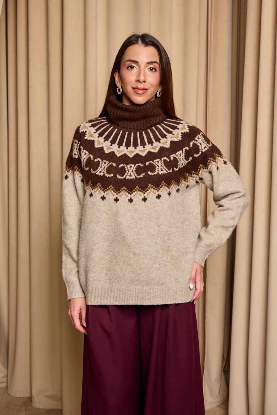Πουλόβερ πλεκτό με σχέδιο και στρας καφέ - πούρο