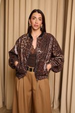 Τζάκετ bomber με παγιέτες σε animal print - Image 5