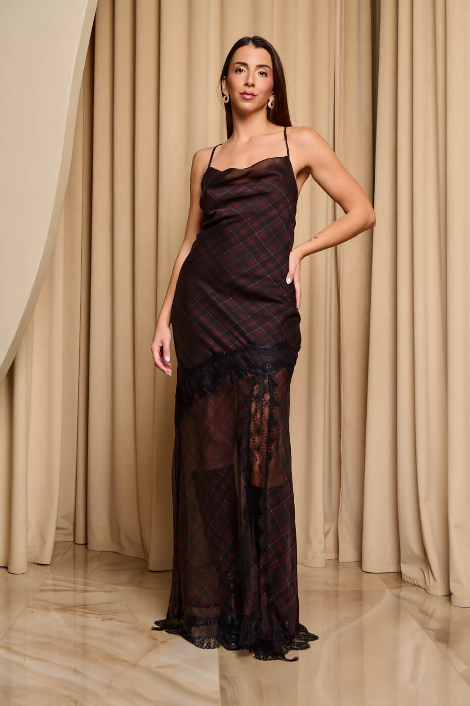 GA-2047 Φόρεμα maxi με σχέδια δαντέλα και λεπτές τιράντες καρό