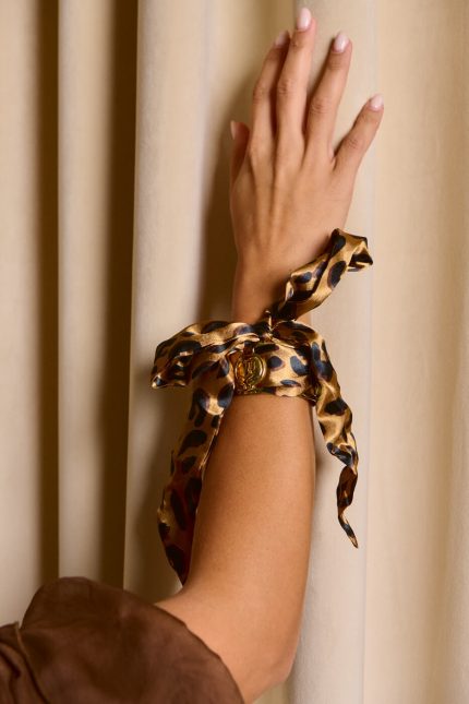 Βραχιόλι cuff με λεοπάρ σατέν μαντίλι σε χρυσό