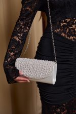 Tσάντα χειρός με πέρλες και στρας ασημί - Image 3