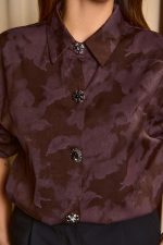 Πουκάμισο με floral print και κουμπιά κόσμημα καφέ