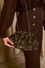 Tσάντα clutch με χρυσές παγιέτες μαύρη
