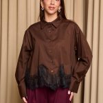 Πουκάμισο με σχέδιο δαντέλα στο κάτω μέρος σκούρο καφέ