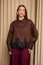 Πουκάμισο με σχέδιο δαντέλα στο κάτω μέρος σκούρο καφέ