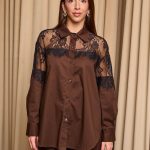 Πουκάμισο με σχέδιο δαντέλα στο πάνω μέρος σκούρο καφέ