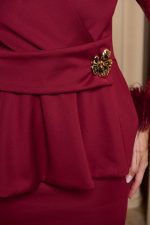 Σετ μπλούζα-φούστα με δαντέλα και πούπουλα βουργουνδί - Image 7