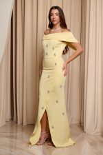 Φόρεμα maxi off shoulder με διακοσμητικές πέτρες κίτρινο - Image 3