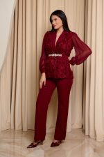 Κοστούμι με ανάγλυφα λουλούδια βουργουνδί - Image 4