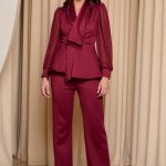 Κοστούμι με διακοσμητικές χάντρες βουργουνδί